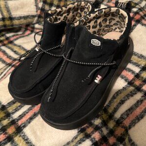 HEY DUDES  ~Wendy Peak High Suede ~ LIKE NEW